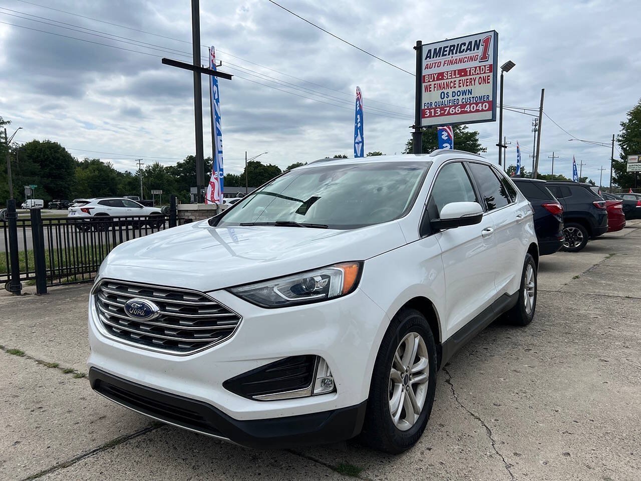 Used 2020 Ford Edge SEL w/ Convenience Package AWD/4WD image 2