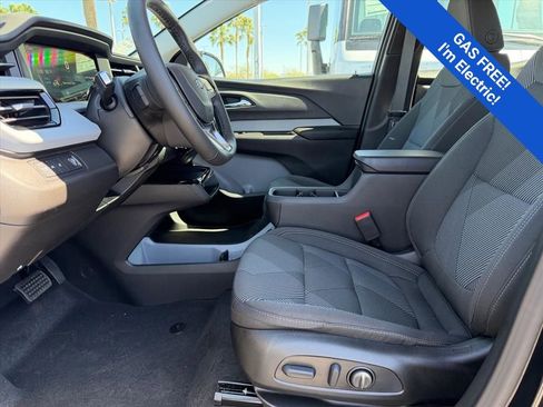 New 2027 Chevrolet Bolt LT w/ Comfort Package FWD image 5
