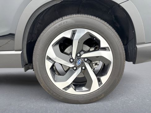 Used 2024 Subaru Forester Touring image 28
