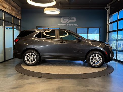 Used 2022 Chevrolet Equinox LT AWD/4WD image 2