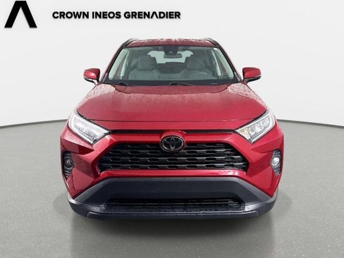 Used 2021 Toyota RAV4 XLE FWD image 2