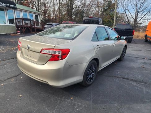 Used 2013 Toyota Camry LE image 5