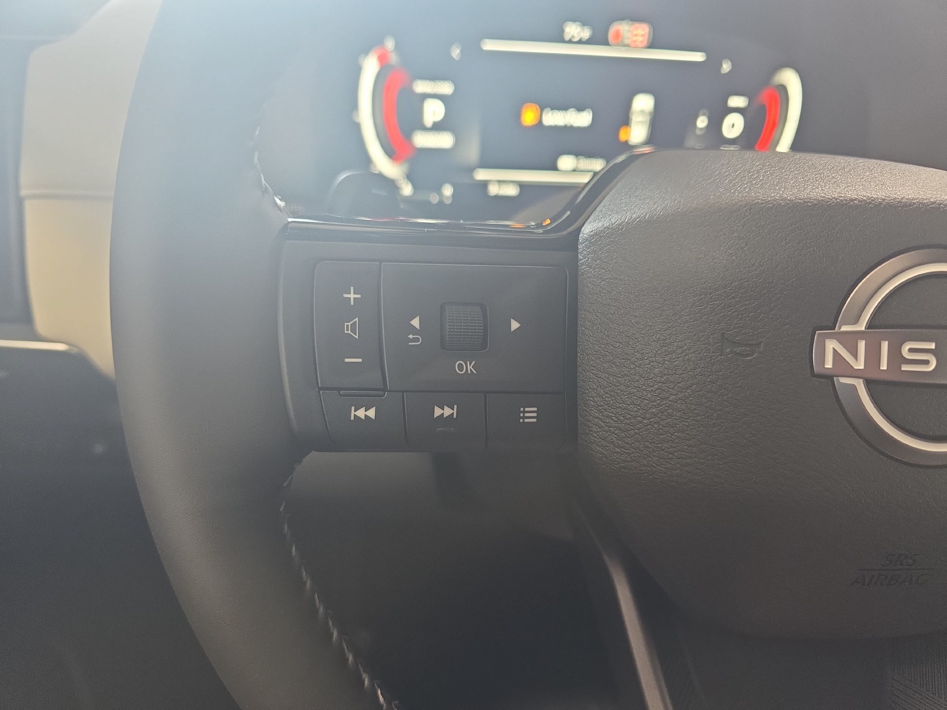 New 2026 Nissan Pathfinder SL FWD image 17