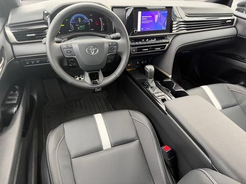 Certified 2025 Toyota Camry SE FWD image 32