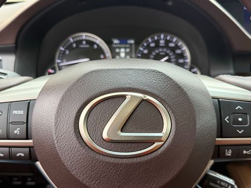 Used 2017 Lexus ES 350 w/ Luxury Package image 28