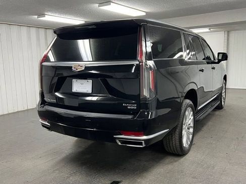 Used 2023 Cadillac Escalade ESV Premium Luxury image 5