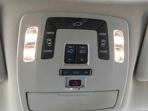 Certified 2024 Toyota Sienna XLE FWD image 29