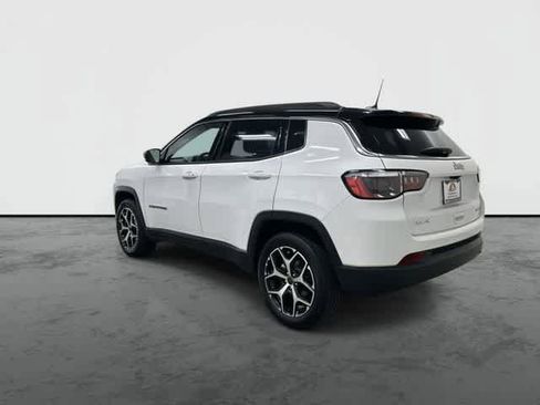 Used 2025 Jeep Compass Limited image 9