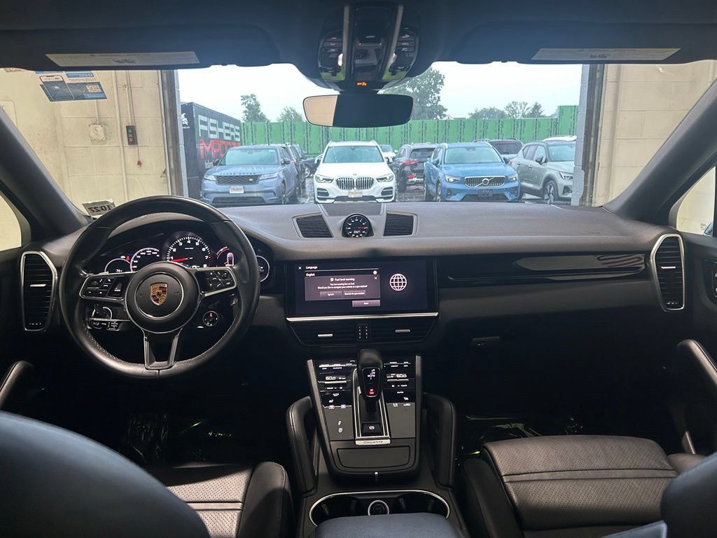 Used 2022 Porsche Cayenne Coupe AWD/4WD image 36