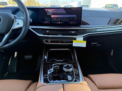 New 2026 BMW X7 xDrive40i w/ Premium Package image 11