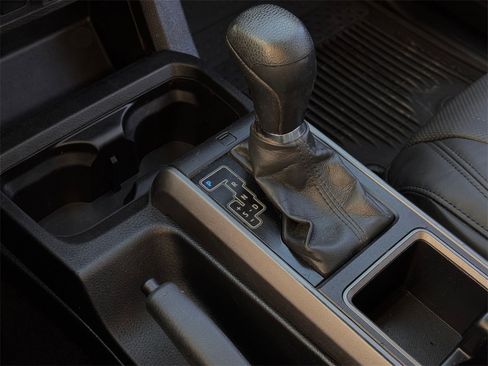 Used 2022 Toyota Tacoma SR5 image 23