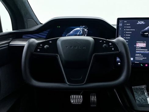 Used 2022 Tesla Model X Plaid image 27