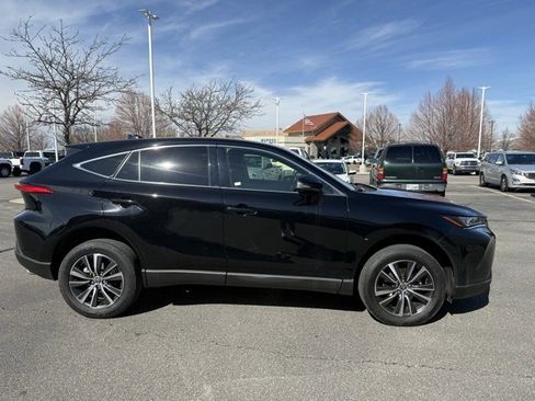 Certified 2022 Toyota Venza LE image 1