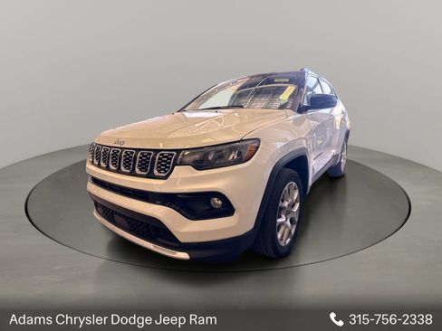Used 2025 Jeep Compass Limited AWD/4WD image 3