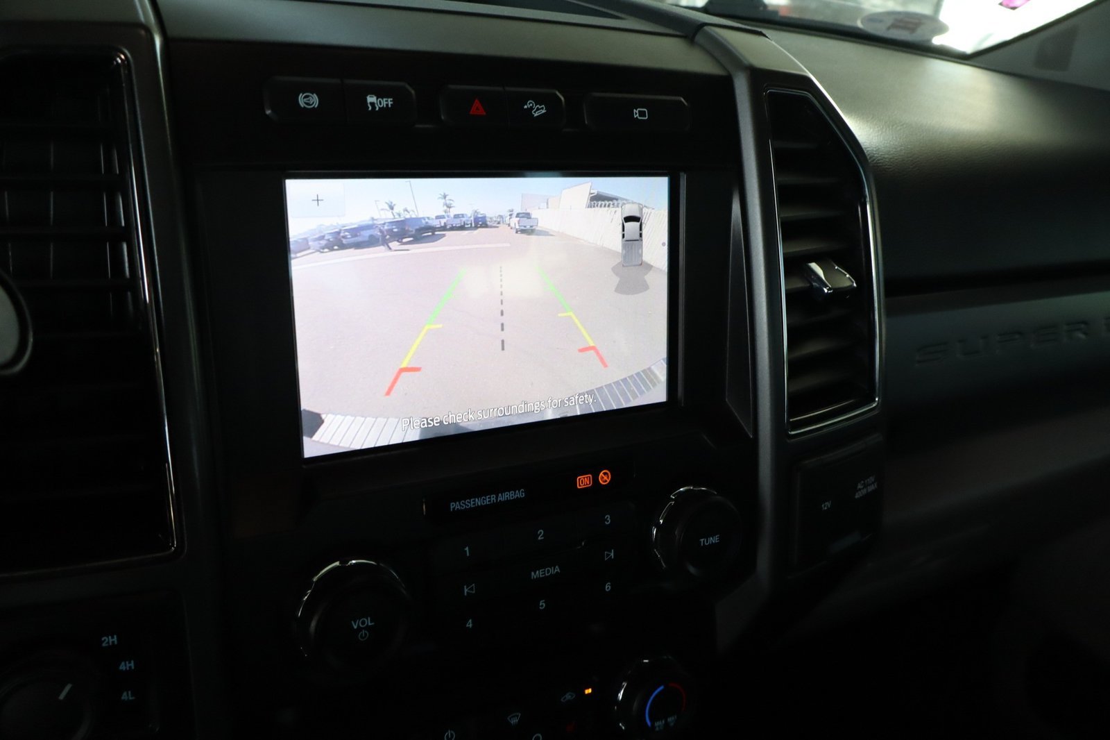 Used 2021 Ford F250 XLT w/ XLT Premium Package AWD/4WD image 27