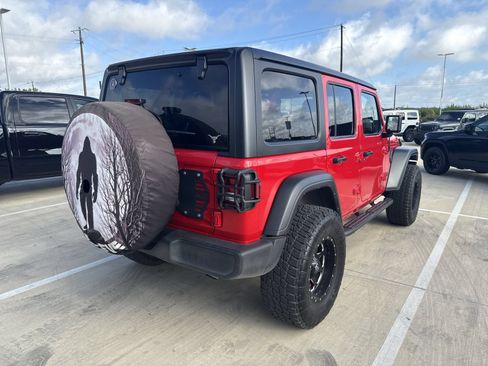 Used 2021 Jeep Wrangler Unlimited Sport AWD/4WD image 5