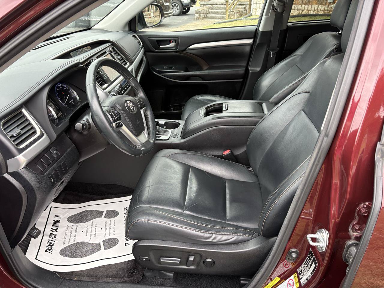 Used 2016 Toyota Highlander XLE AWD/4WD image 6