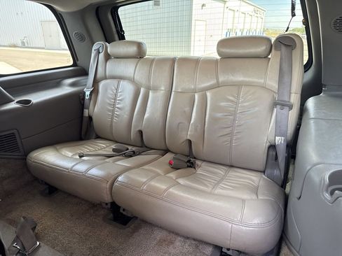Used 2001 Chevrolet Tahoe LS AWD/4WD image 23