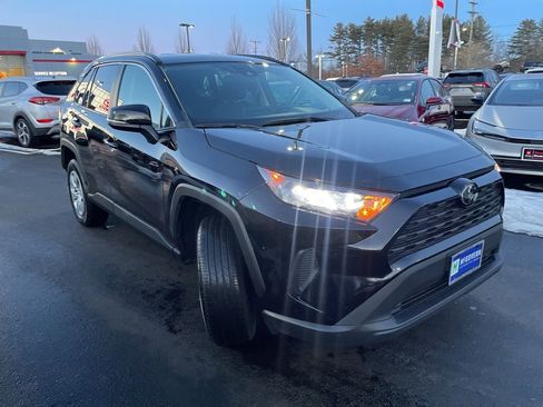 Used 2021 Toyota RAV4 LE image 3