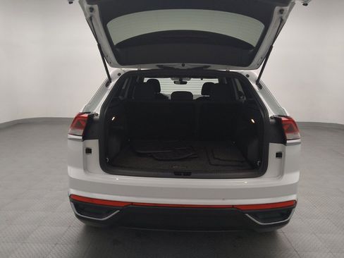 Used 2020 Volkswagen Atlas Cross Sport S image 29