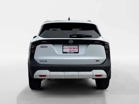 New 2026 Nissan Kicks SR w/ SR Premium Package FWD image 5
