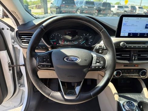 Used 2022 Ford Escape SEL image 34