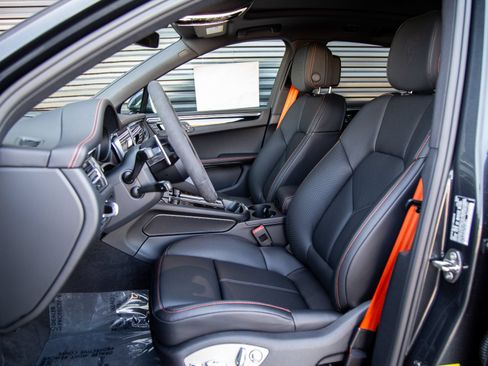 New 2026 Porsche Macan Turbo AWD/4WD image 5