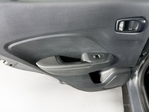 Used 2025 Hyundai Venue Limited image 26