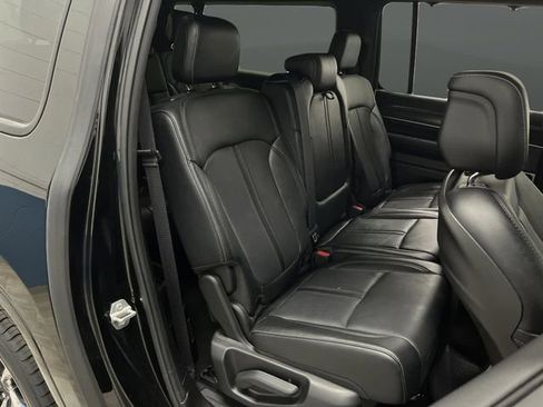 Used 2024 Jeep Wagoneer L Series III w/ Premium Group I image 33