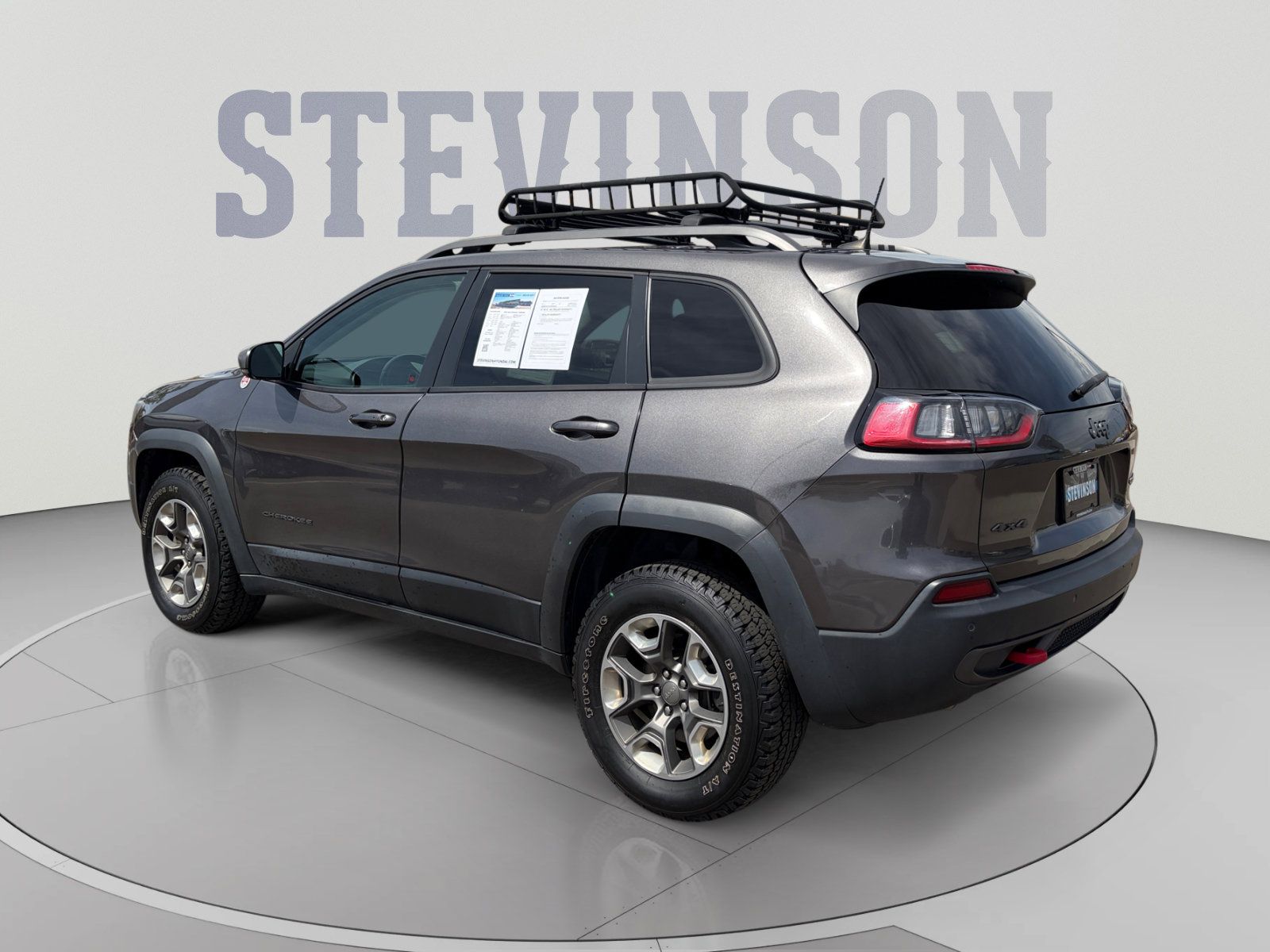 Used 2019 Jeep Cherokee Trailhawk AWD/4WD image 3