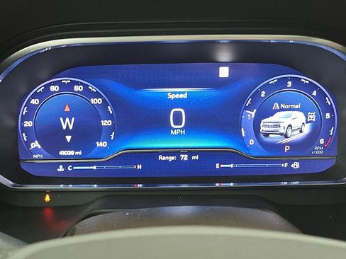 Used 2023 Chevrolet Tahoe LT w/ Luxury Package image 20