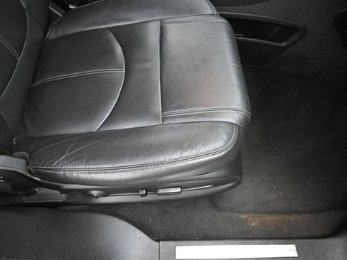 Used 2016 GMC Acadia SLT w/ Open Road Package FWD image 30