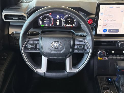 Used 2025 Toyota 4Runner TRD Off-Road AWD/4WD image 16