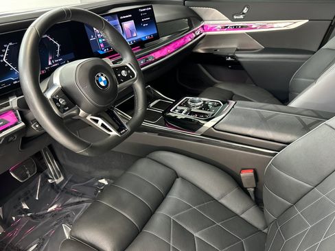 Used 2023 BMW 760i xDrive w/ Executive Package AWD/4WD image 4
