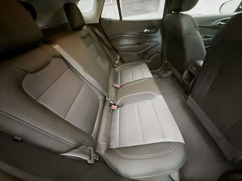 New 2026 Chevrolet Trax LT w/ Sunroof Package image 28