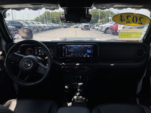 Used 2024 Jeep Wrangler Unlimited Rubicon 392 AWD/4WD image 15
