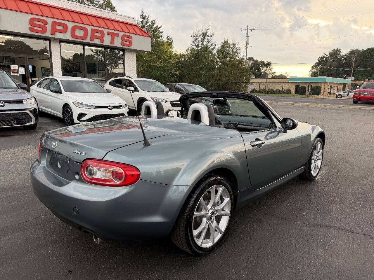 Used 2013 MAZDA MX-5 Miata Grand Touring RWD image 12