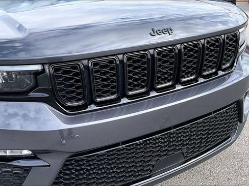 Used 2024 Jeep Grand Cherokee Limited w/ Black Appearance Package AWD/4WD image 29
