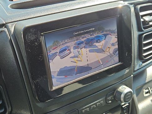 Used 2025 RAM ProMaster 2500 w/ Convenience Group FWD image 14