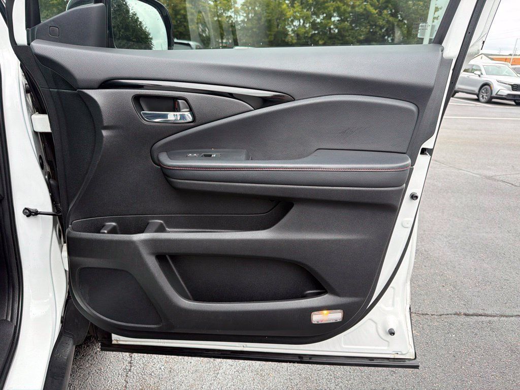 Used 2021 Honda Pilot Black Edition image 27