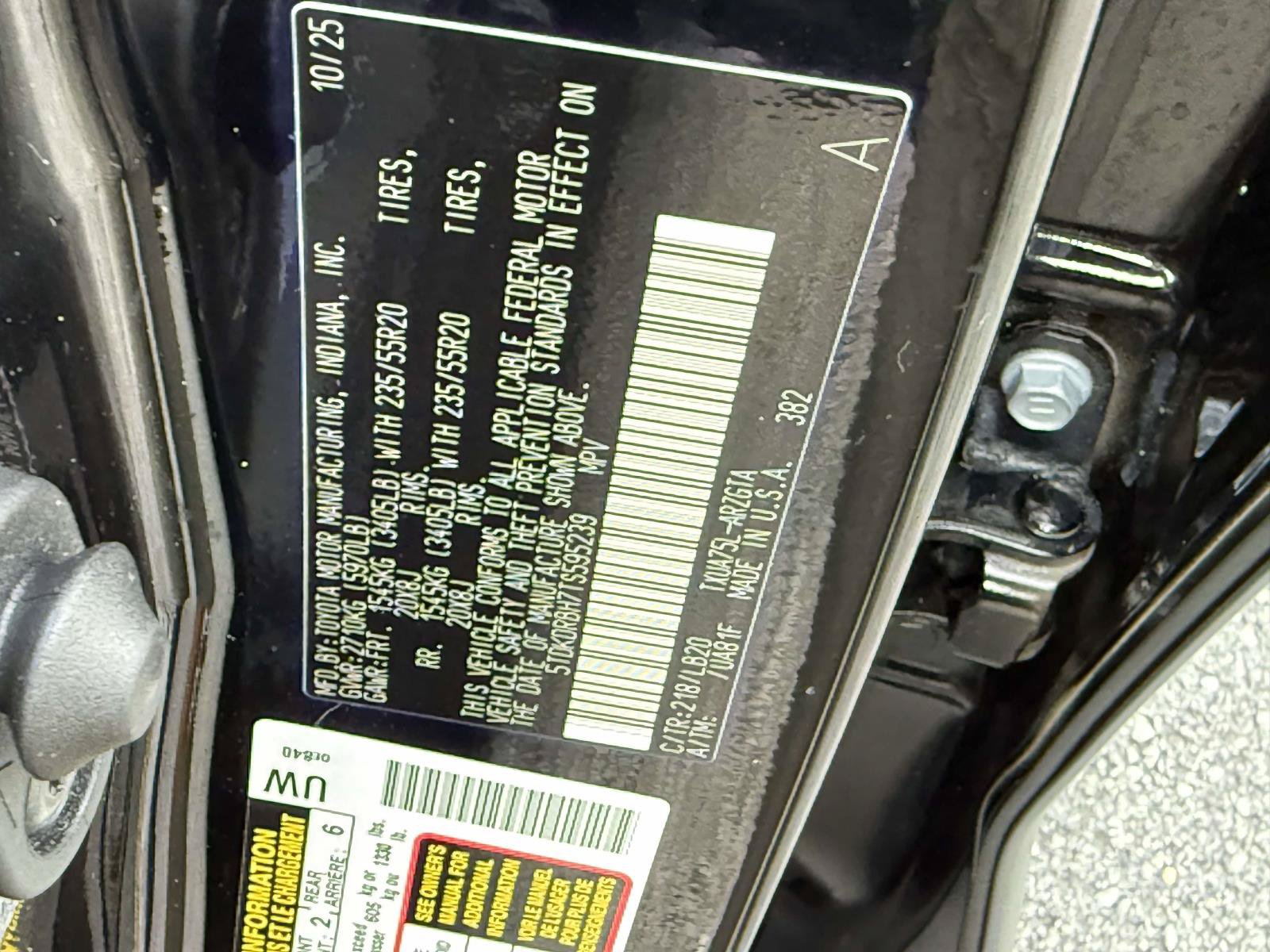 Used 2026 Toyota Highlander Limited AWD/4WD image 33
