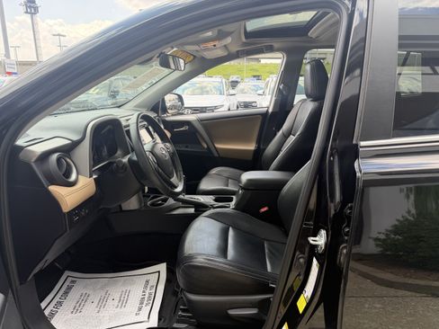 Used 2017 Toyota RAV4 XLE FWD image 29
