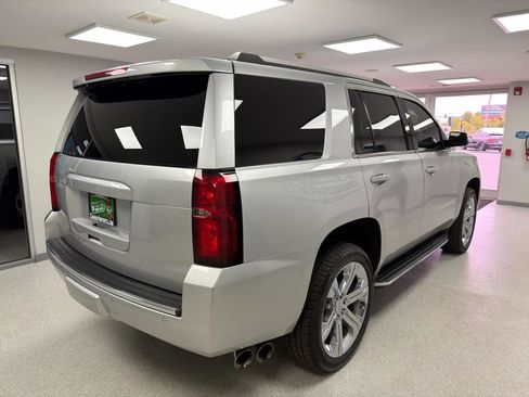 Used 2019 Chevrolet Tahoe Premier AWD/4WD image 3