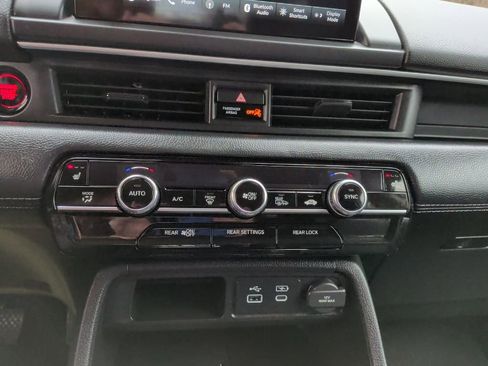 Certified 2023 Honda Pilot Touring image 22