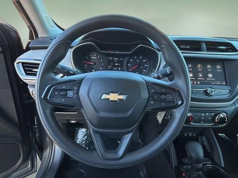 Used 2022 Chevrolet TrailBlazer LS image 11