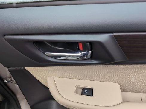 Used 2016 Subaru Legacy 3.6R Limited image 24