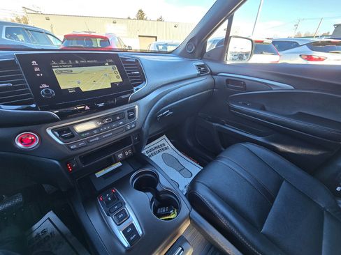 Used 2022 Honda Passport TrailSport image 12