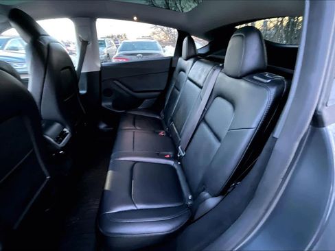 Used 2023 Tesla Model Y Performance image 18