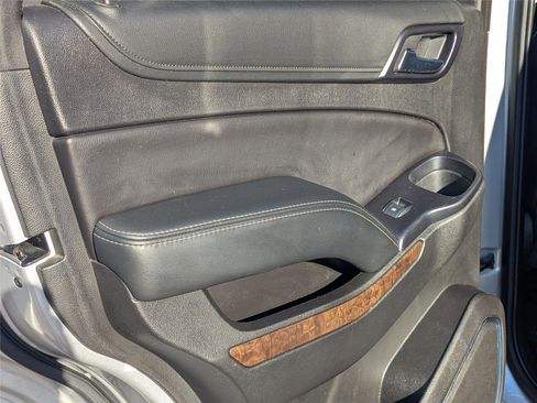 Used 2018 Chevrolet Tahoe LT image 9