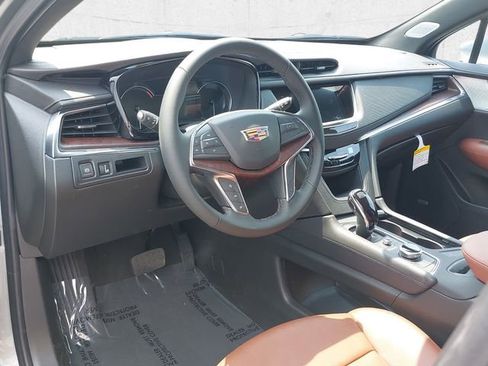 Used 2025 Cadillac XT5 Premium Luxury w/ LPO, Floor Liner Package image 15